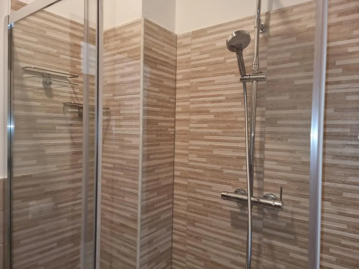 Apartment Ferienwohnung Mary House Sondrio Italien